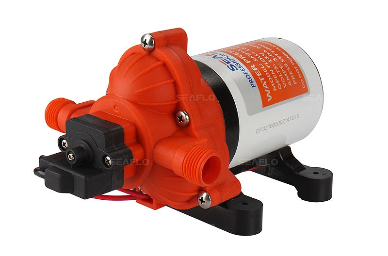 משאבת מים חשמלית 12V לקרוואן וכלי שייט משאבת דיאפרגמה למים מתוקים 3 מתאימות 11.3 ליטר/דקה לחץ אוויר 45psi דגם DP1-030-045-33 תוצרת SEAFLO 