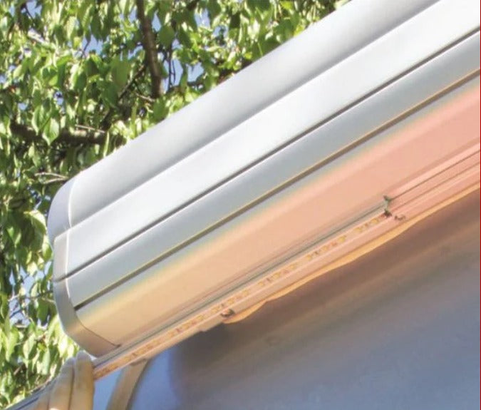 תאורת לד מובנת לסוכך קרוואן FIAMMA 98655-915