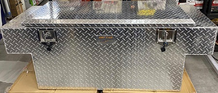 ארגז כלים אלומיניום לטנדר טיוטה ויגו ארגז אחורי אלומיניום מרוג נעילה כפולה כולל 2 בוכנות מתאים גם לטנדר דאבל קבינה ArtCar