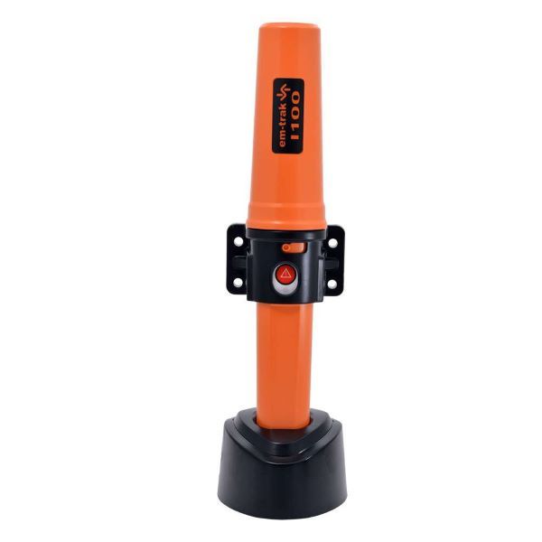 משדר AIS נייד ואטום Class B כלי שיט קטנים IPx7/IPx8 עם GPS ואנטנת VHF מובנים דגם I100-X Small Vessel Tracker תוצרת EM-TR