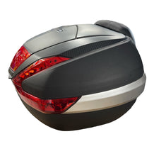 טען תמונה למציג הגלריה, ארגז לאופנוע 52 ליטר ABS/PP כולל כיסוי קרבון כולל משנת גב מתאים גם לקטנוע או אופניים דגם E68 WLH צבע שחור