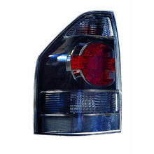 Load image into Gallery viewer, פנס אחורי שמאלי DEPO למיצובישי PAJERO 2007-2017 פג'רו עליון 3ד' יו'L מק"ט DEP331301UL