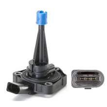 Load image into Gallery viewer, חיישן גובה שמן HELLA לפולקסווגן GOLF 2012-2021 / פולקסווגן PASSAT 2014-2024 ועוד 29 דגמים גולף מ3X 1.4L TSI מק"ט 6PR013680071
